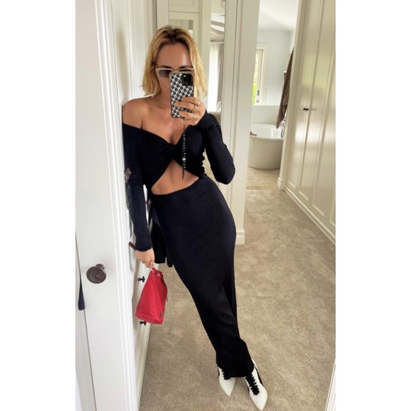 SIR the label Dresses & Skirts - SIR The Label Black Kelvin Off The Shoulder Twisted Cut Out Ribbed Midi 1/S